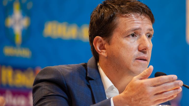 Juninho Paulista coordenador da Seleção Brasileira em 2020 durante coletiva de imprensa