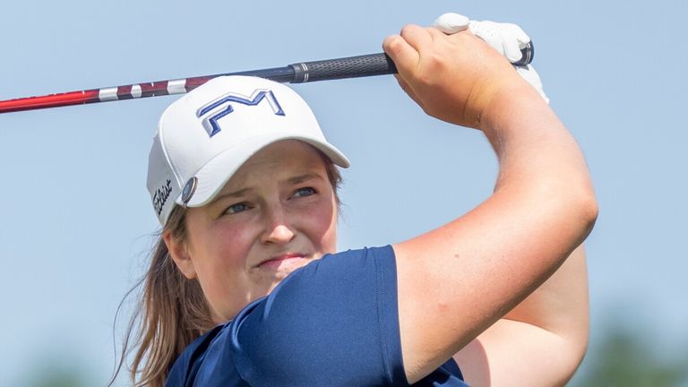 BELMONT, MI - 21 DE JUNHO: Lottie Woad tee durante a rodada final do LPGA Meijer LPGA Classic 