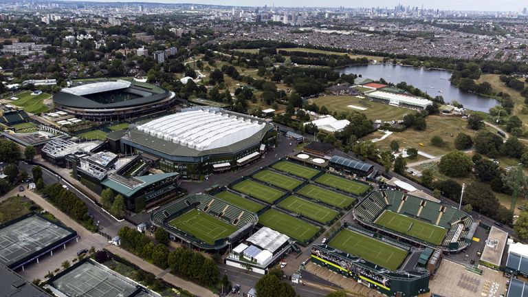 Uma vista geral do All England Lawn Tennis and Croquet Club, antes do Campeonato de Wimbledon, que começa em 30 de junho. Foto