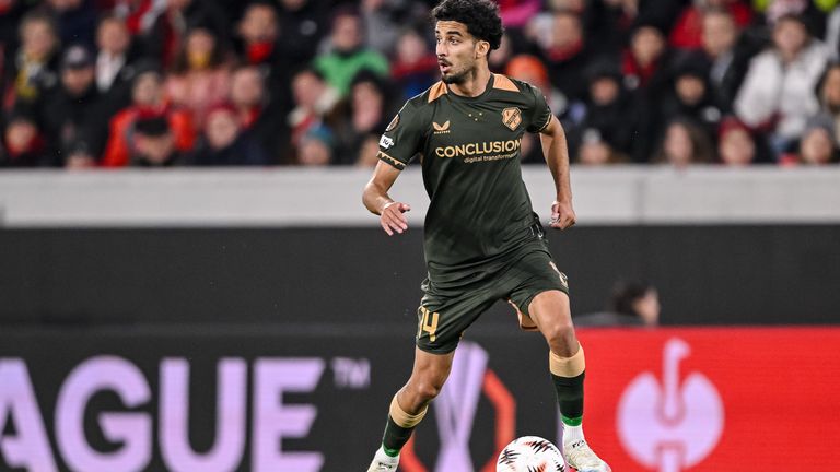 Zidane Iqbal in Europa League action for Utrecht against Freiburg in October 2025
