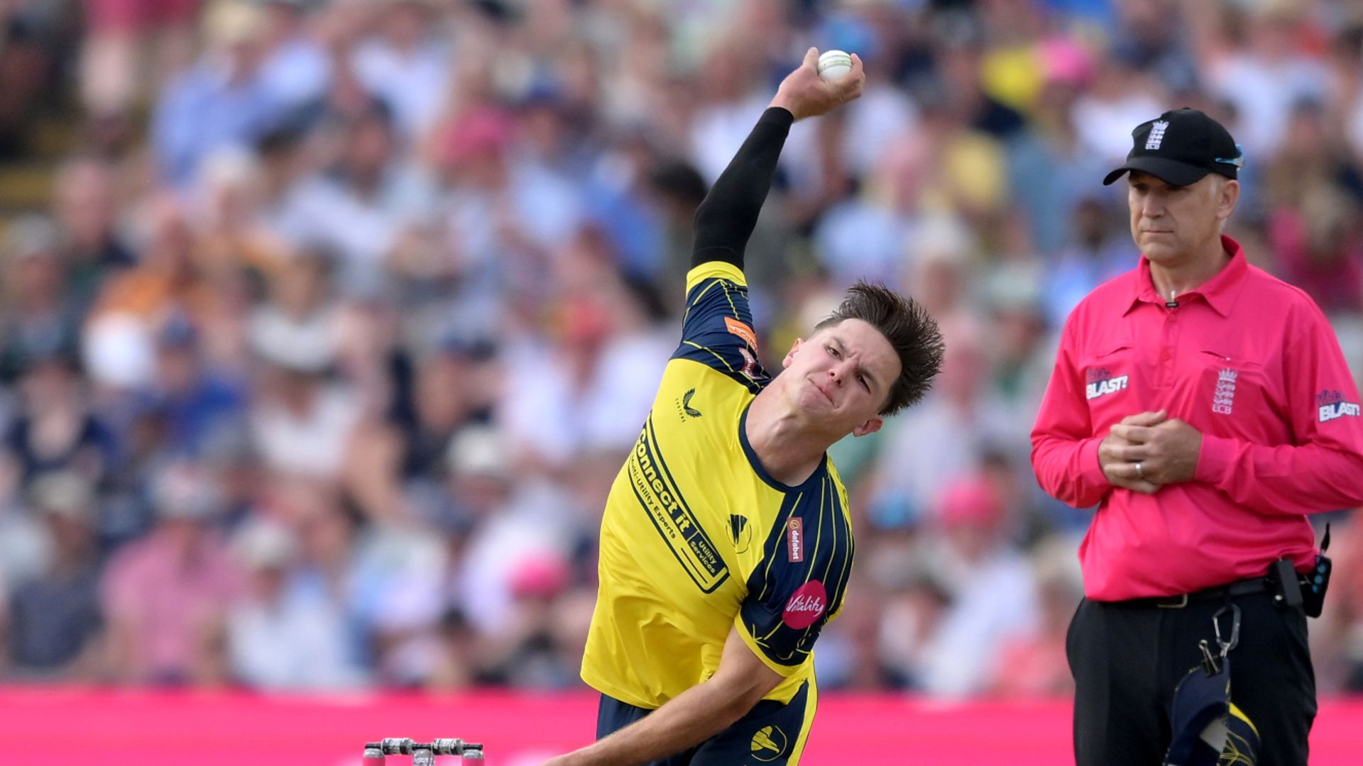 Vitality Blast Final LIVE! Northants one down but scoring quickly vs Hampshire