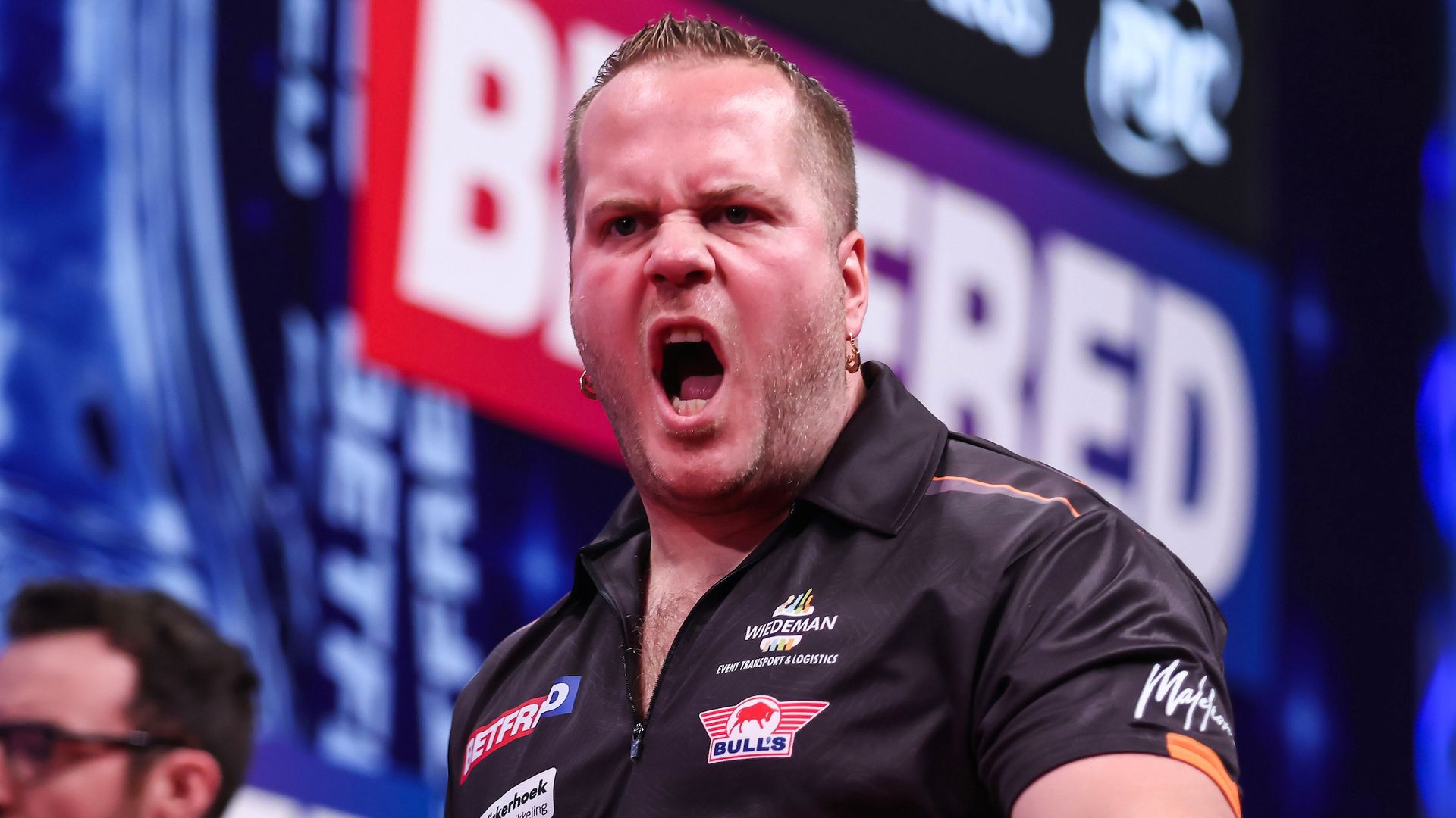World Matchplay Darts LIVE! Van Duijvenbode scrambles home with Littler vs Rock next