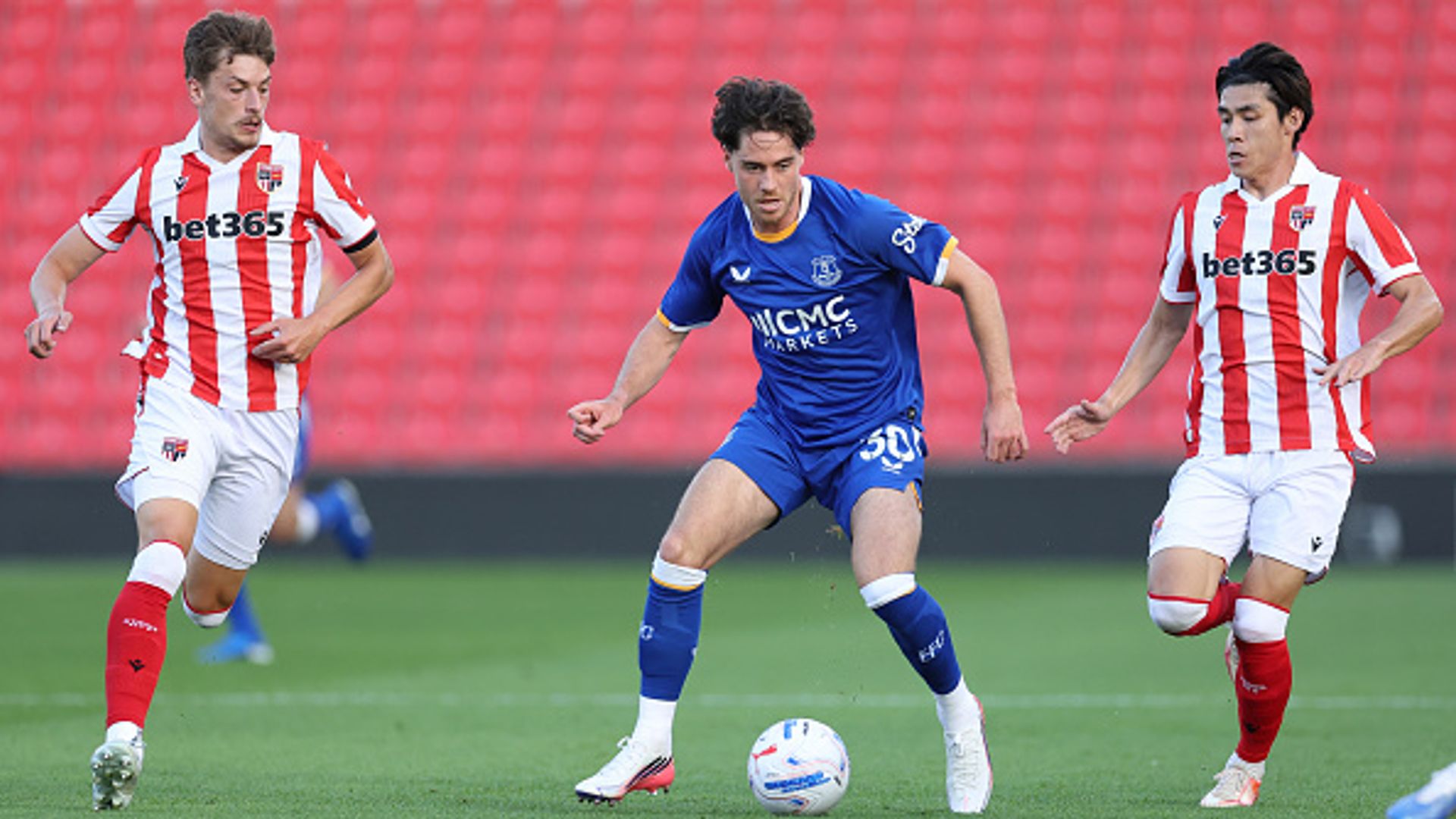 Premier League pre-season: Hackney makes Everton debut, Villa lose