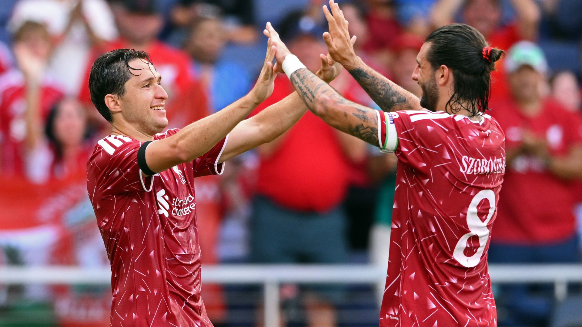 Impressive Liverpool beat Sunderland in Iraola's first game in charge