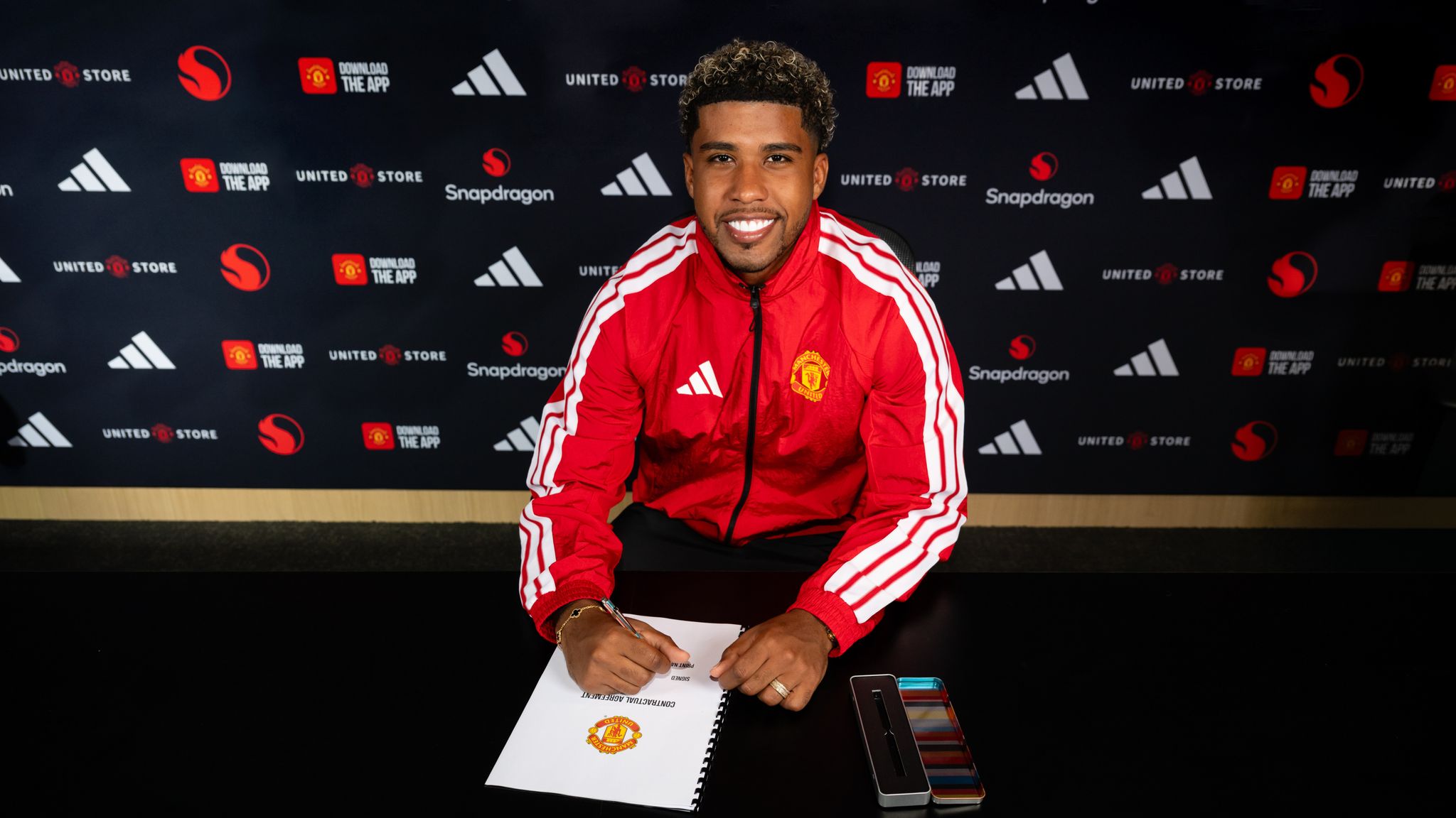 Andrey Santos: Man Utd complete £50m signing of Brazil international midfielder from Chelsea | Football News | Sky Sports