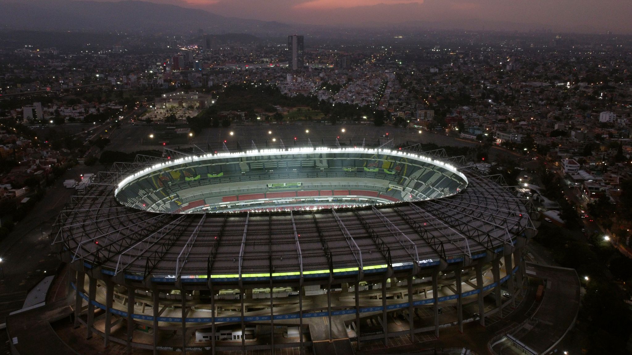 Storm clouds and lightning risk near Estadio Azteca