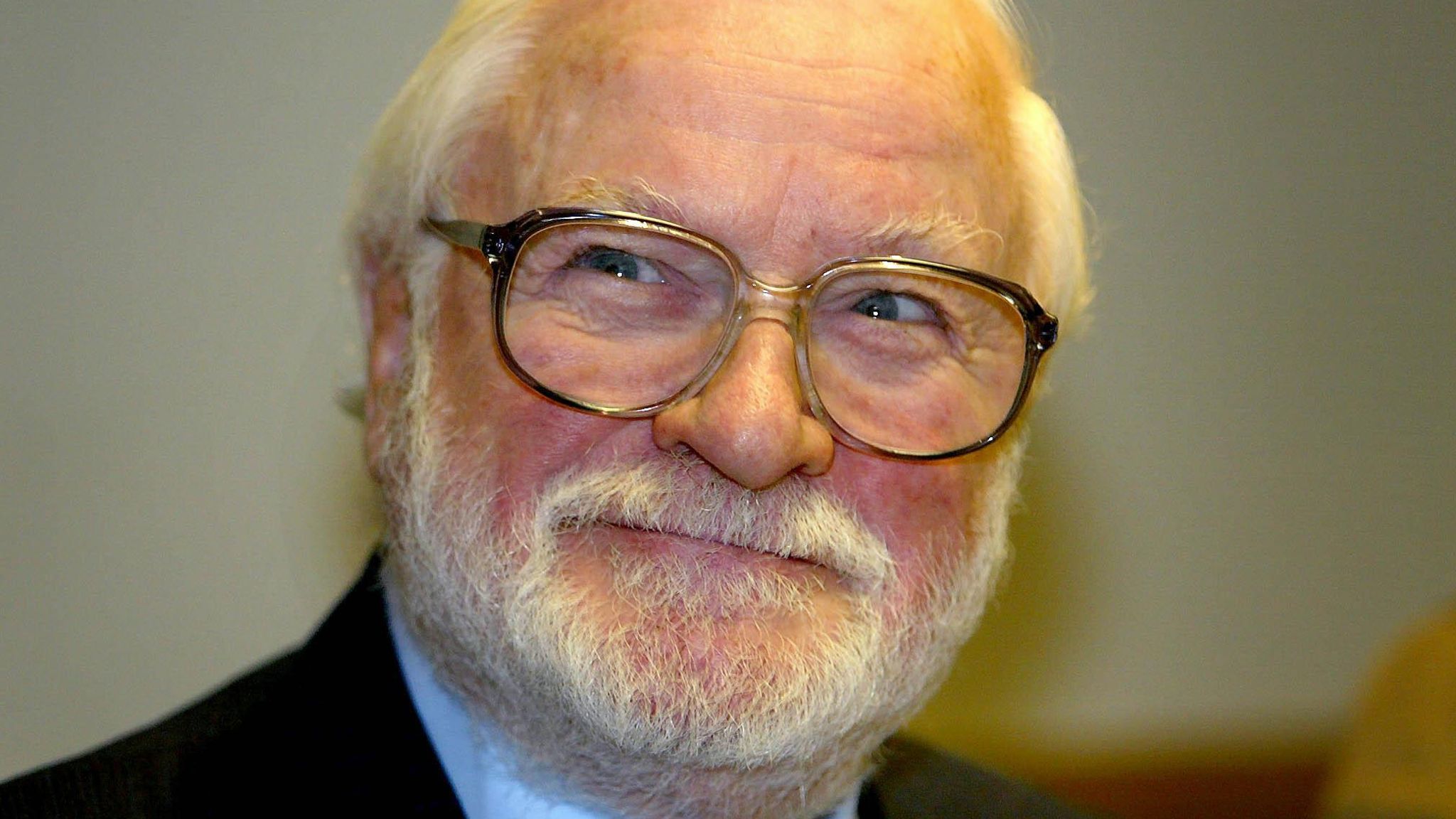 Ken Bates: Former Chelsea and Leeds chairman dies aged 94