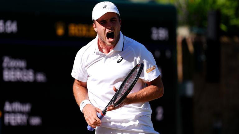 Arthur Fery battles in third round of Wimbledon