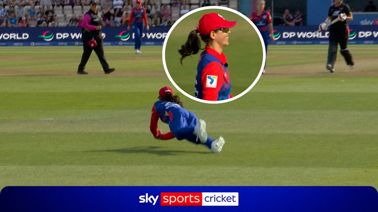 
Maia Bouchier takes an incredible diving catch after dropping earlier opportunities to dismiss Annerie Dercksen.