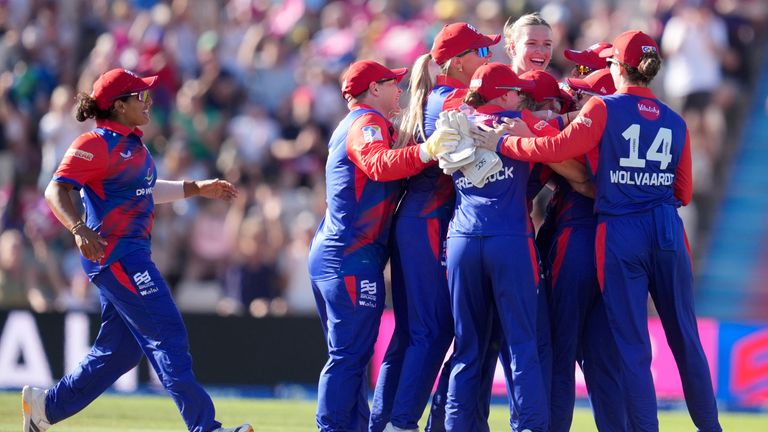 Southern Brave's celebrate their victory over MI London