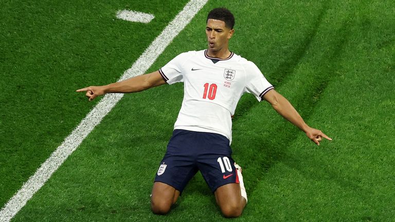 Jude Bellingham celebrates his second goal against Mexico in the World Cup last-16 tie