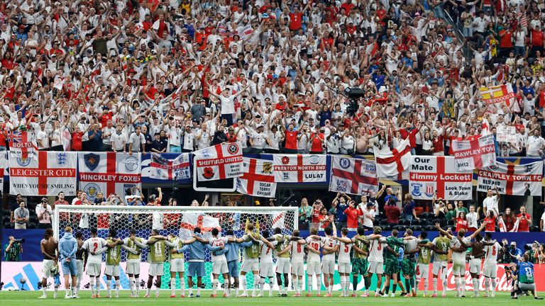 England players join fans for a rendition of Wonderwall after defeating DR Congo