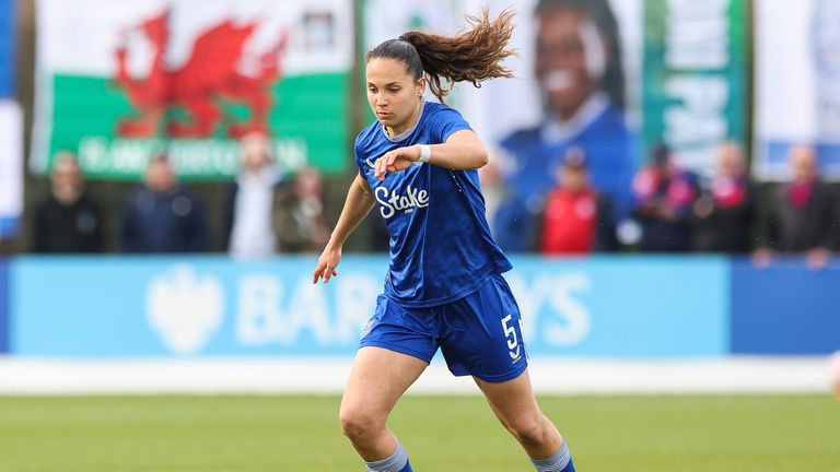 Barcelona have re-signed Martina Fernandez from Everton