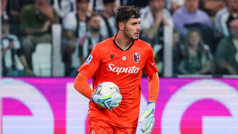 Federico Ravaglia of Bologna FC seen in action during Serie A 2025/26 football match between Juventus FC and Bologna FC at Allianz Stadium in Turin Photo by: Carabelli/picture-alliance/dpa/AP Images