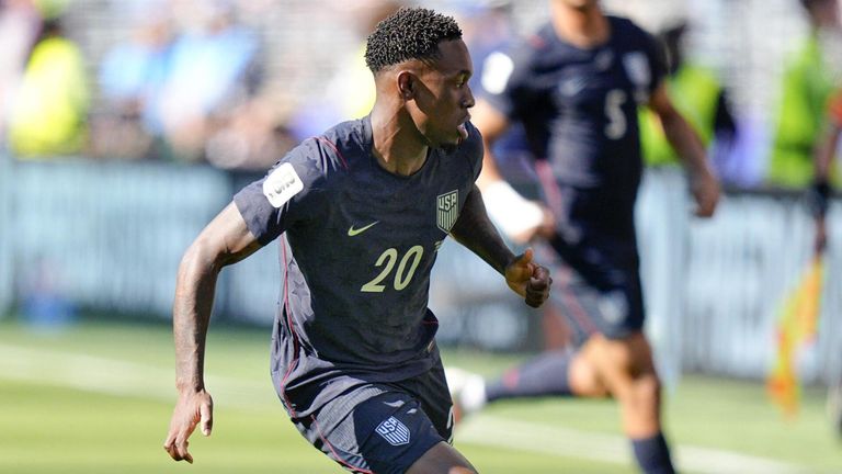 O atacante dos Estados Unidos Folarin Balogun teve sua suspensão de um jogo suspensa e jogou contra a Bélgica