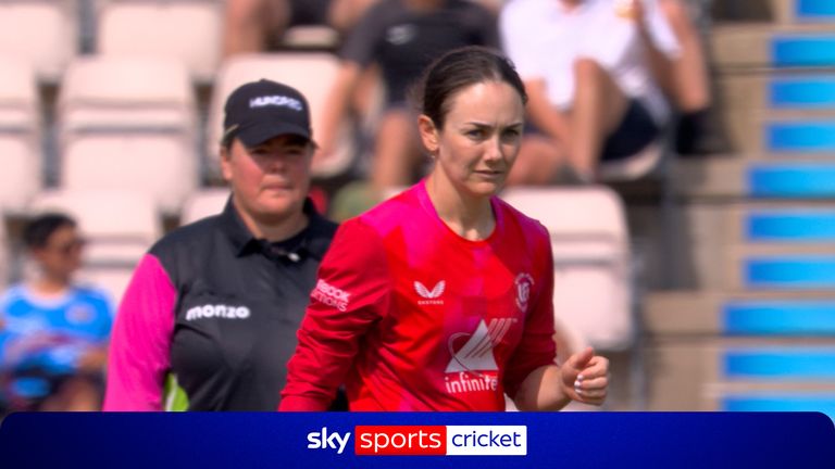 Heather Graham claims FOUR wickets for Welsh Fire!