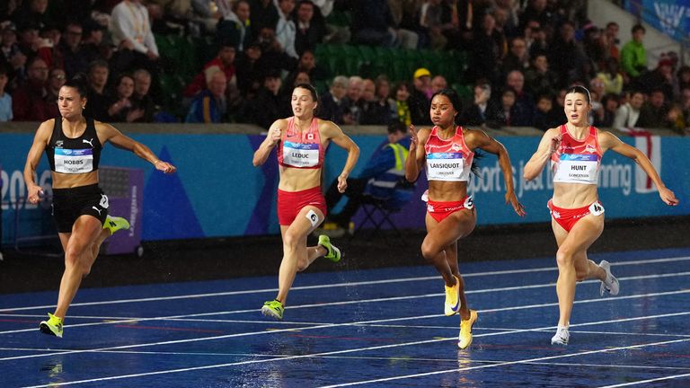 Hunt was pipped to gold in Glasgow by New Zealand's Zoe Hobbs