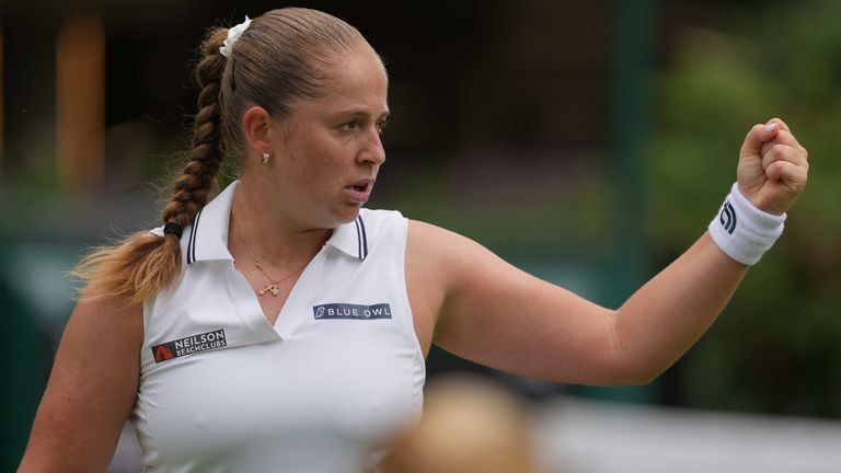 'Learn how to lose' - emotions run high in Wimbledon mixed doubles