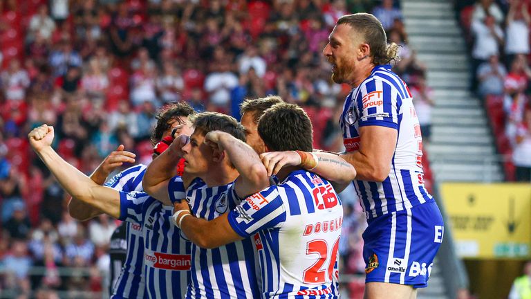 Jack Welsby comemora seu try durante a vitória