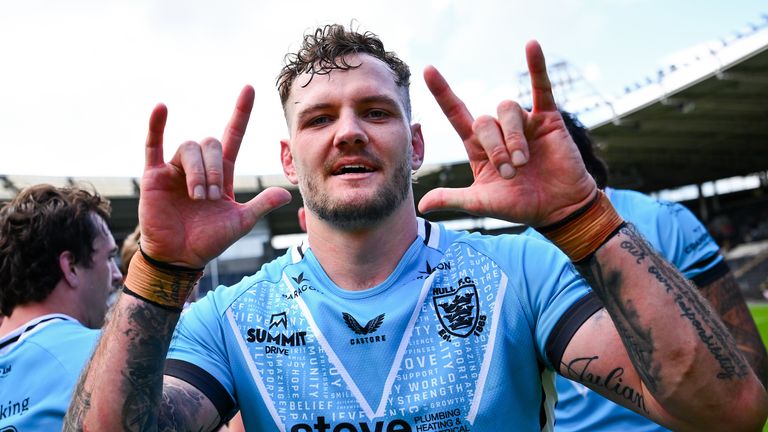 Picture by Olly Hassell/SWpix.com - 13/06/2026 - Rugby League - Betfred Super League Round 14 - Hull FC v Huddersfield Giants - MKM Stadium, Kingston upon Hull, England - Ethan O'Neill of Hull FC celebrates their teams victory over Huddersfield