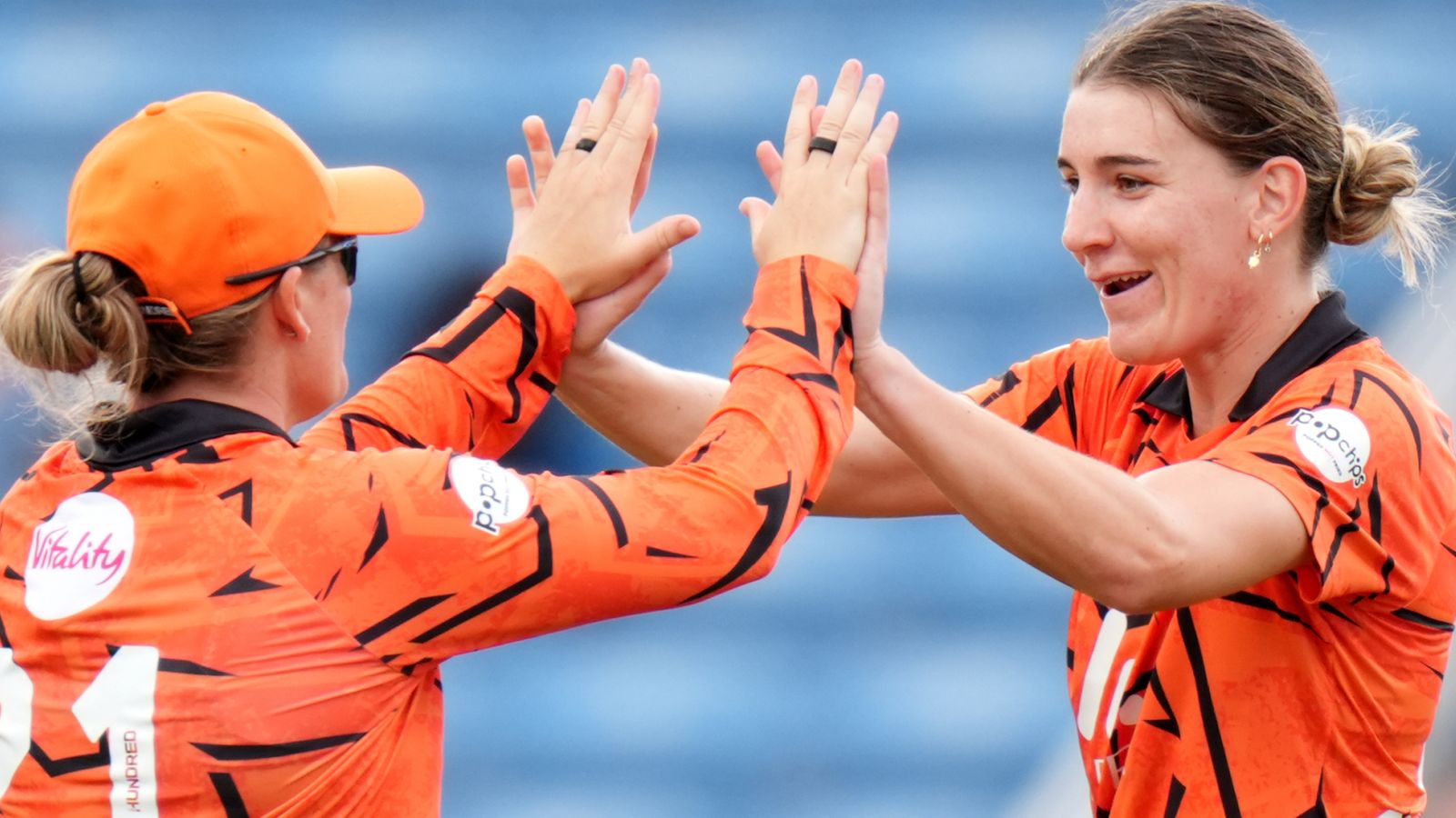 Sutherland leads SunRisers to tight win over Spirit