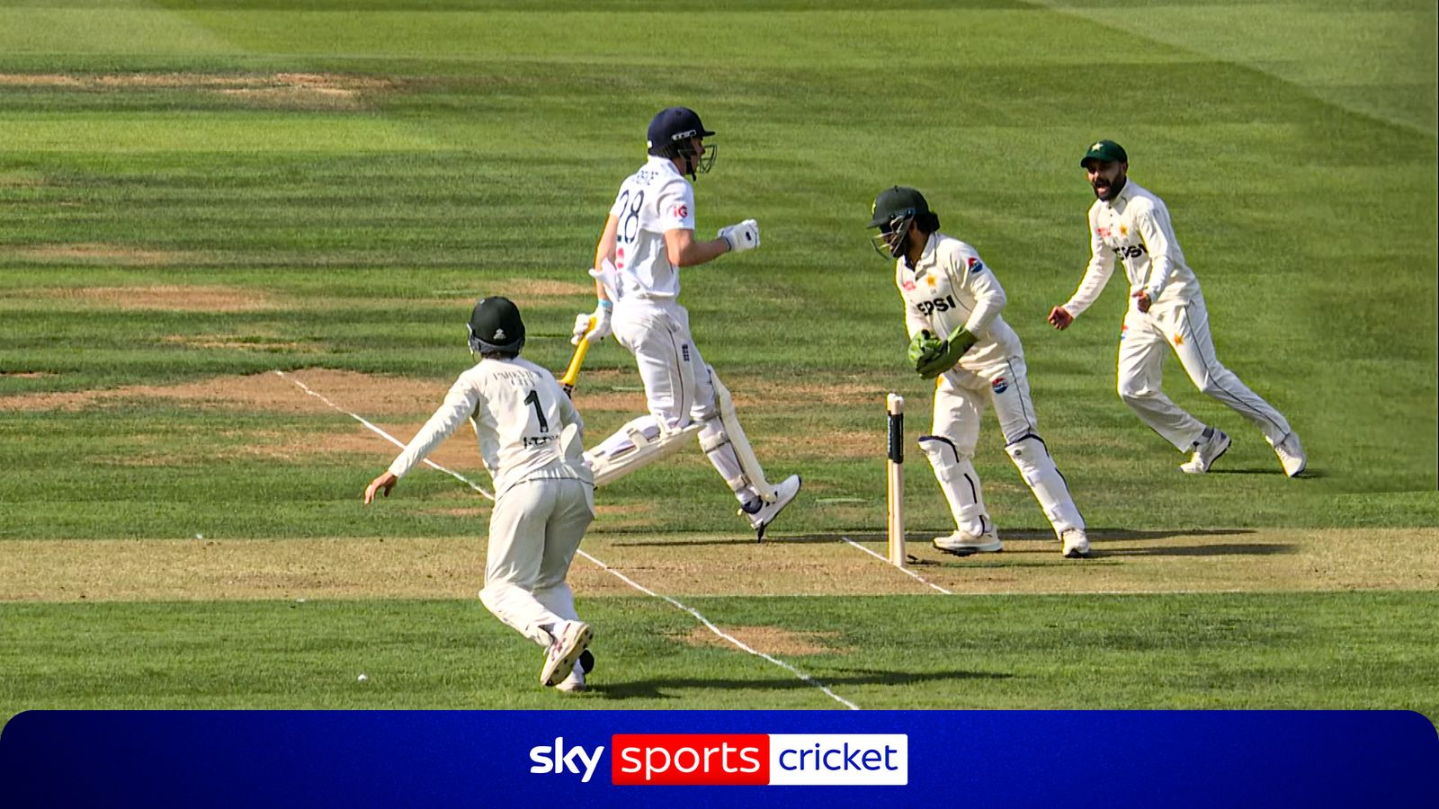 https://e0.365dm.com/26/08/1600x900/skysports-dawn-lawrence-cricket_7332818.jpg?20260827155916