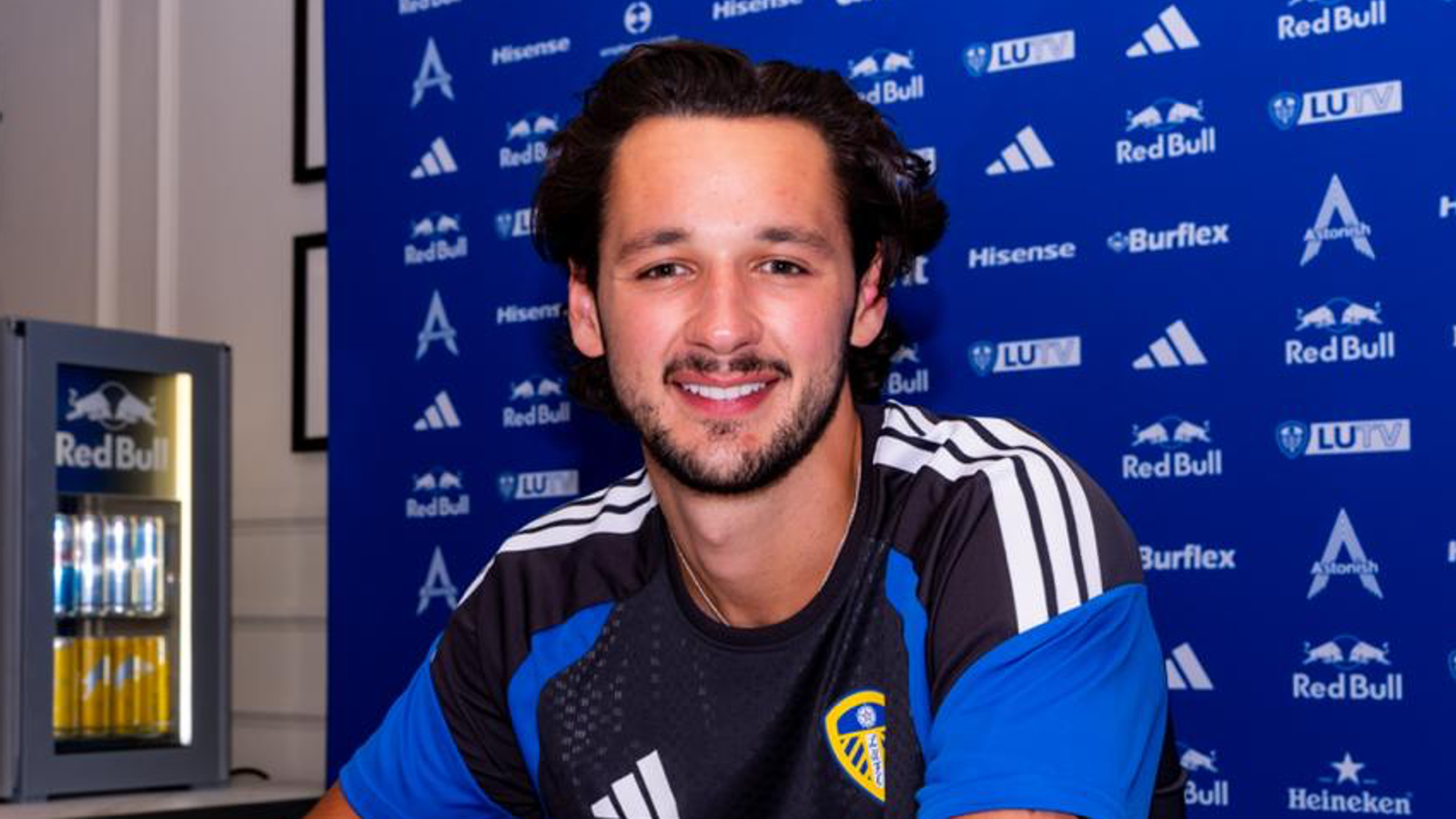 https://e0.365dm.com/26/08/1600x900/skysports-james-trafford-leeds_7315615.png?20260806184811