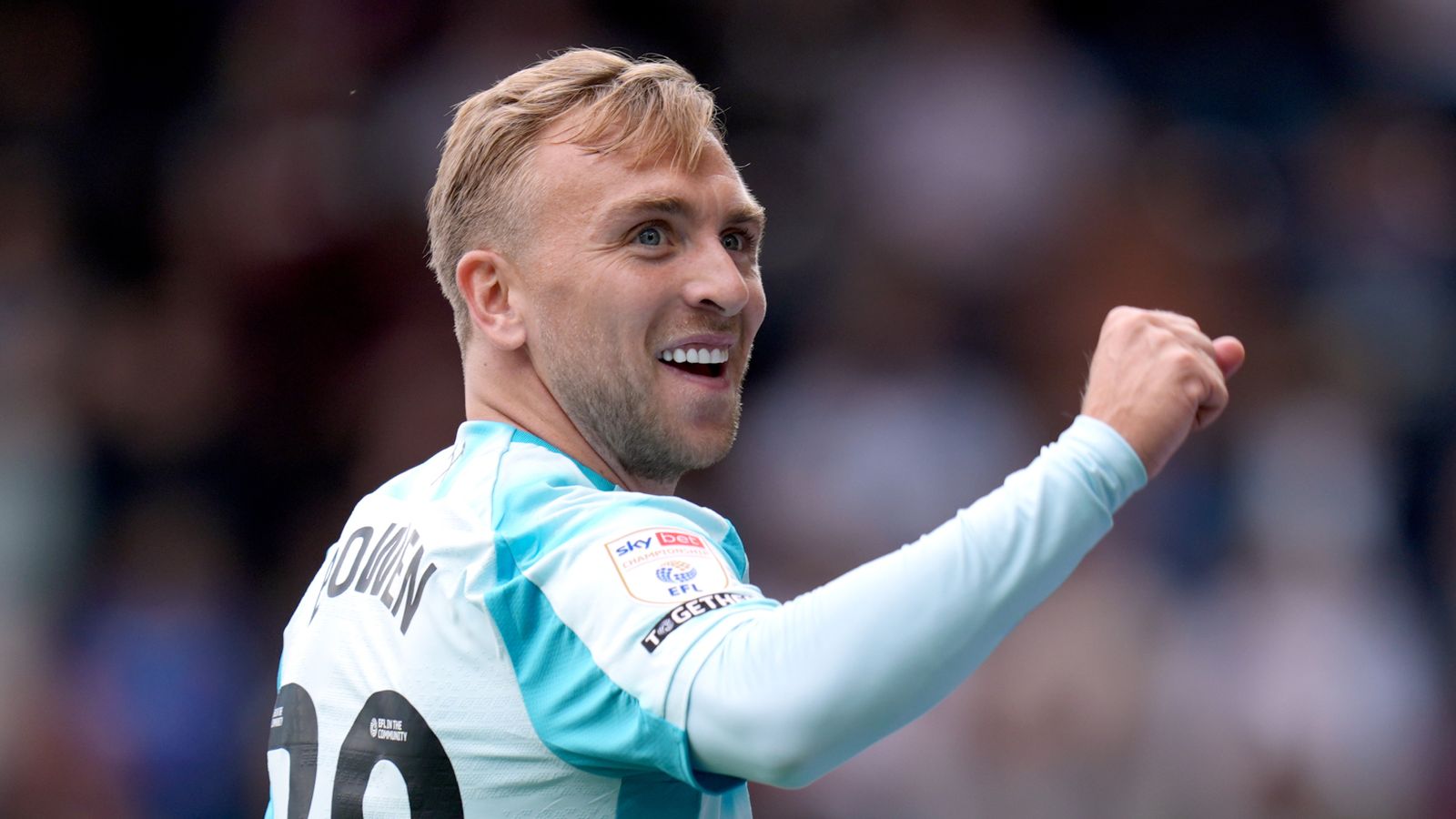 West Ham Defeats Southampton 4-1 in Carabao Cup with Josh Ayala's Debut Goals