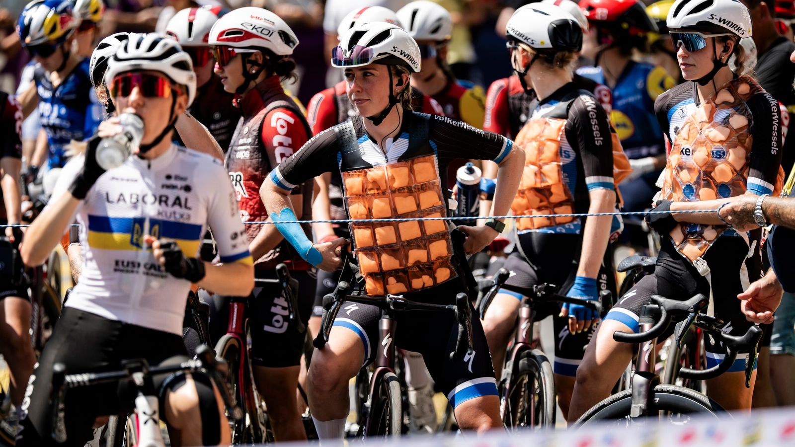 https://e0.365dm.com/26/08/1600x900/skysports-riders-tour-de-france_7313716.jpg?20260804140822