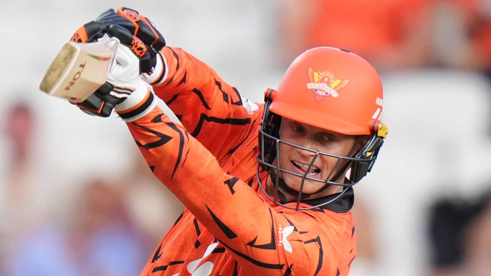 The Hundred LIVE! Rockets chasing 92 to win women's final after SunRisers skittled