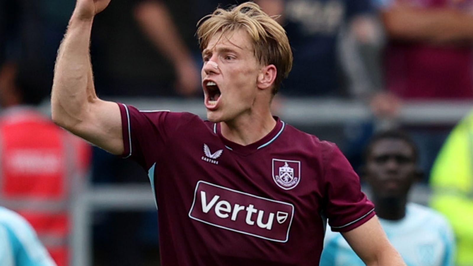 West Ham blow two-goal lead at Burnley to draw on Championship return
