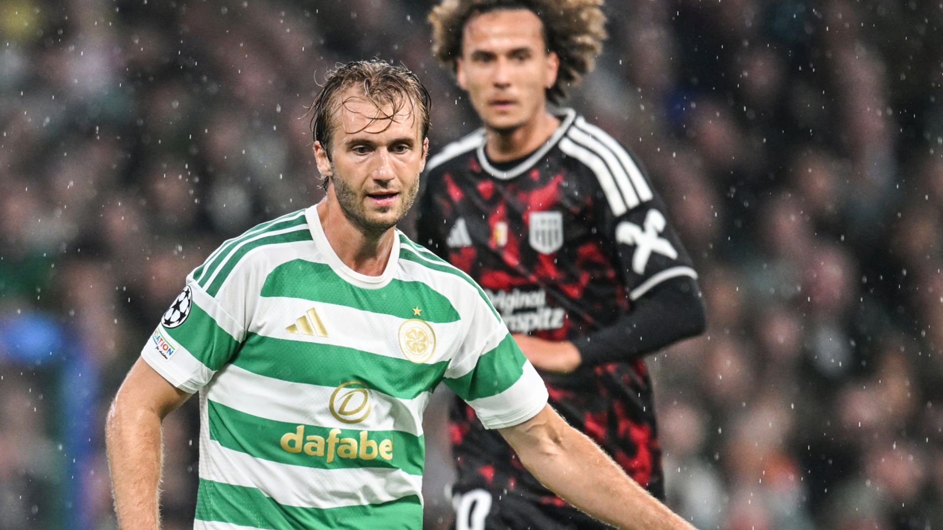 What a strike! Nygren fires Celtic in front vs LASK LIVE!