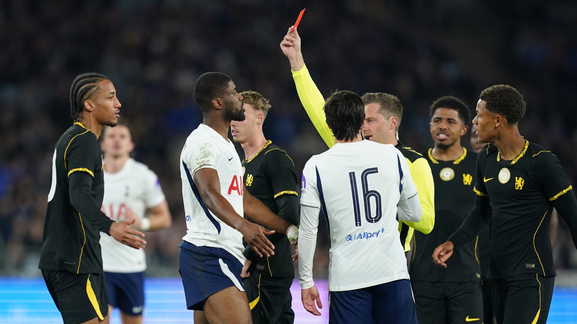 Danso sent off after major error with Spurs and Chelsea level LIVE!