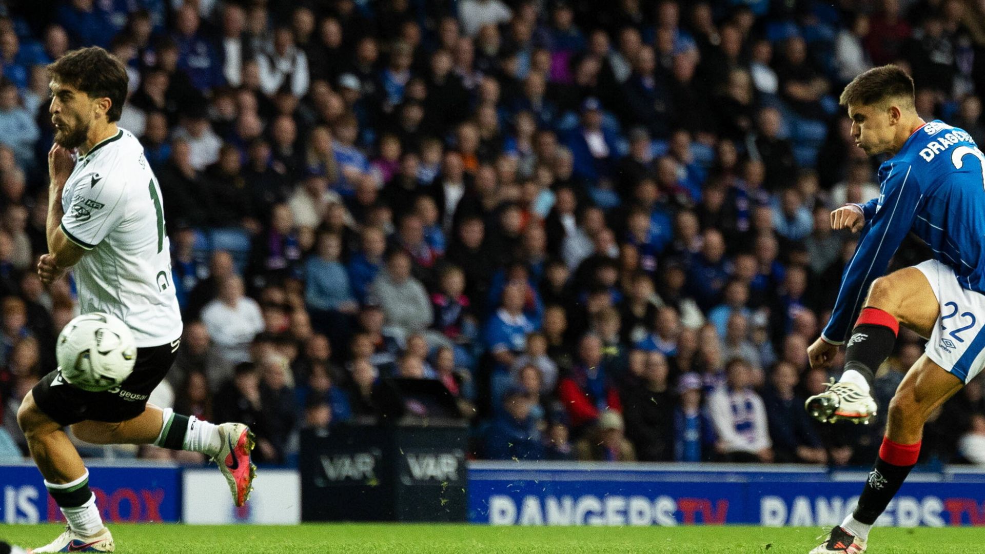 Dragojevic hits the post for Rangers vs Jablonec LIVE!