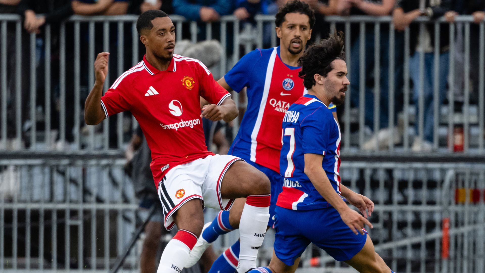 Mbeumo strikes as Man Utd draw with PSG but Mount injured LIVE!