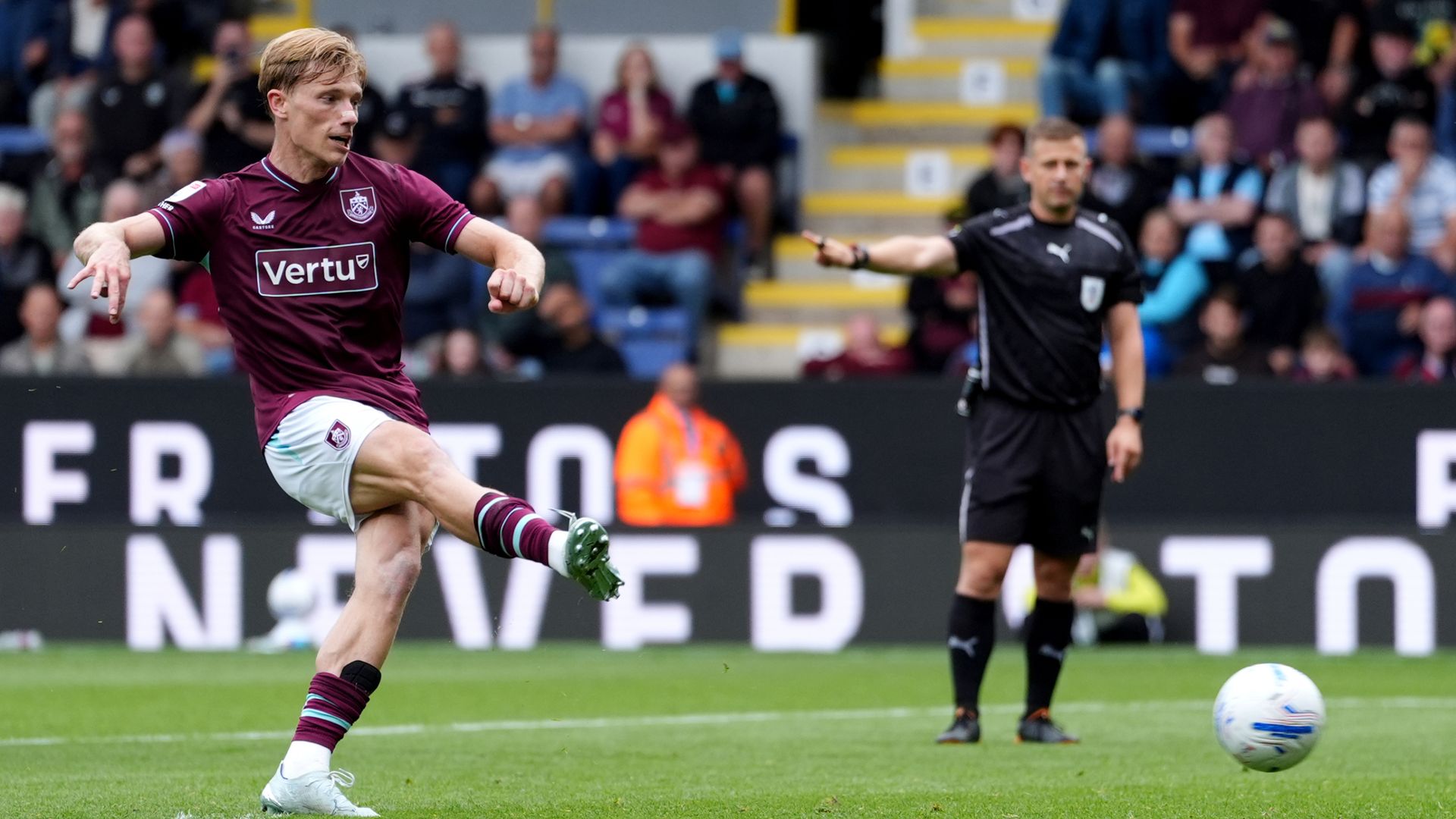 West Ham blow two-goal lead as Flemming strikes twice for Burnley LIVE!