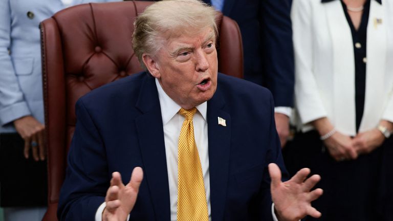 Donald Trump speaks in the Oval Office 