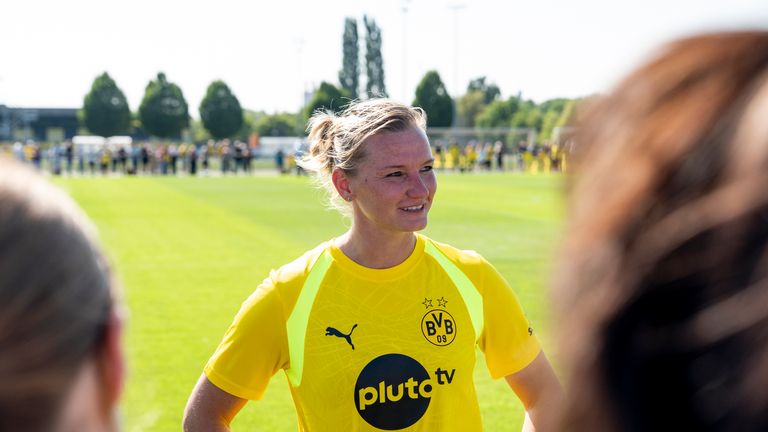 Popp during a public training session                                      
