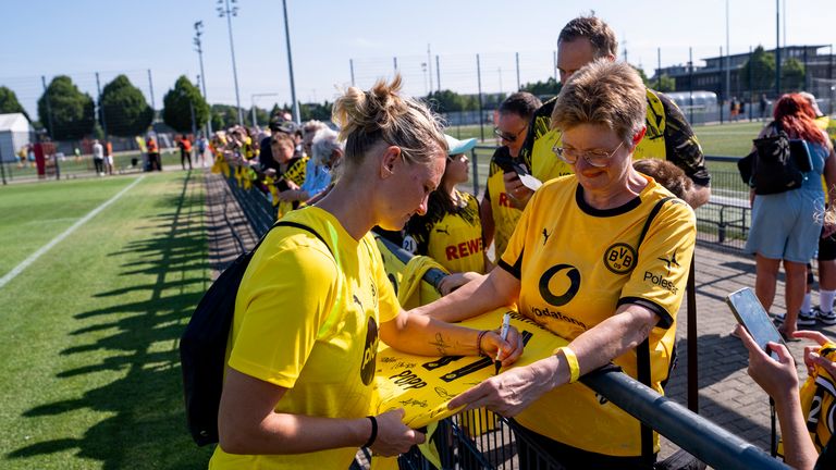 Popp's move to Dortmund has captured the imagination                                                