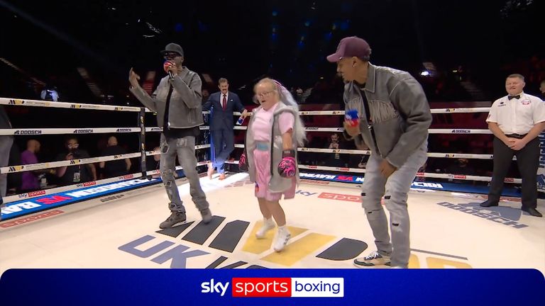 So Solid Crew performed their iconic song 21 Seconds as Kirstie Bavington made an incredible entrance for her fight with Gemma Richardson.