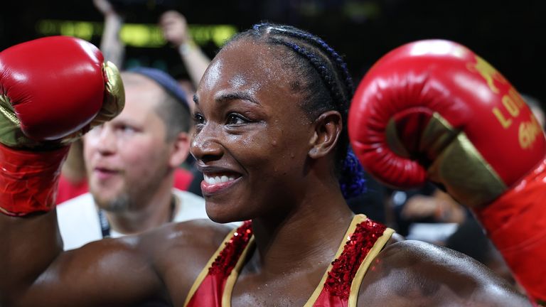 Claressa Shields reclaimed the middleweight WBC and WBA belts with a sixth-round stoppage