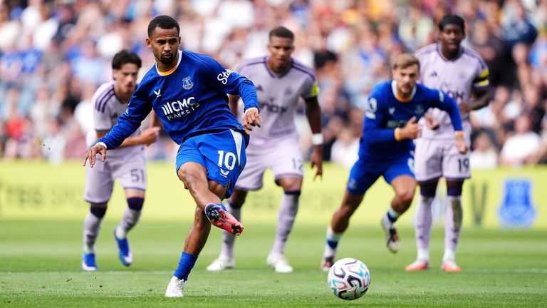 Ndiaye scores for Everton against Newcastle