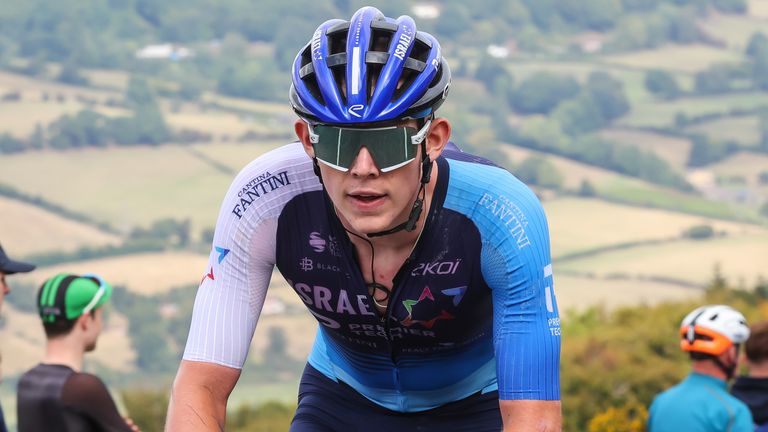 British cyclist Finlay Tarling has died aged 19 after an accident during the Volta a Portugal