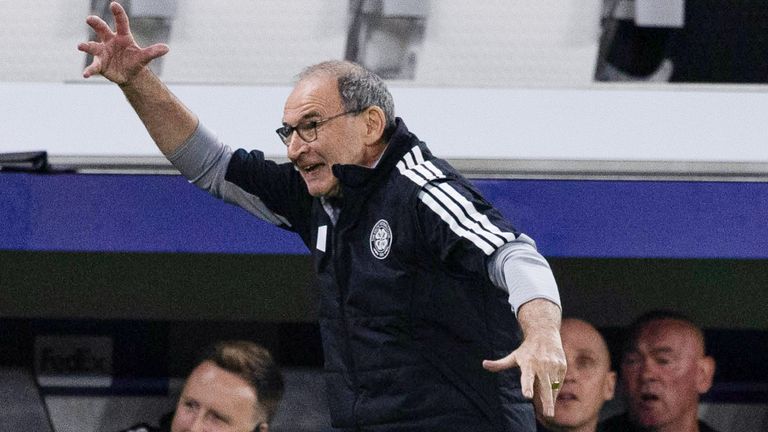 Celtic manager Martin O'Neill cu a frustrated figure throughout