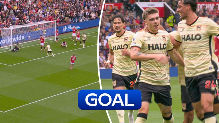 Leif Davis puts Ipswich ahead at Man Utd