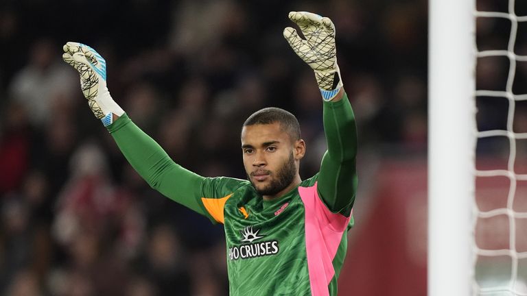 Gavin Bazunu playing for Southampton
