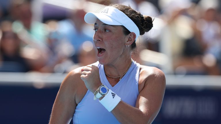 From 3-1 down in the third set, American Jessica Pegula came back to defeat defending champion Iga Swiatek and book her place in the Cincinnati Open final