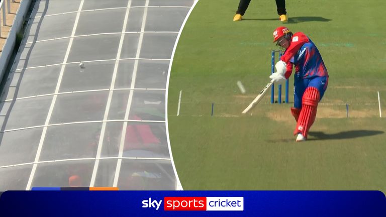 Lee sends one into the stands as Southern Brave make a strong start against Sunrisers Leeds