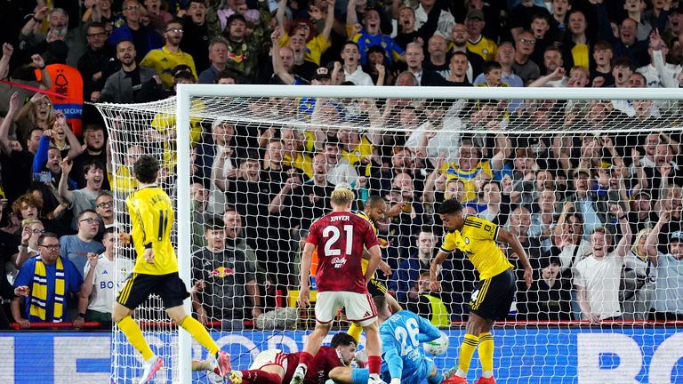 Justin scores Leeds' second goal at Forest