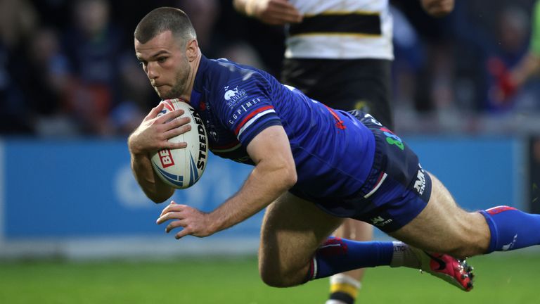 Wakefield Trinity's Max Jowitt scores a try